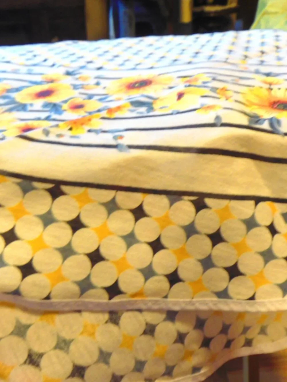NEW ROUND LINEN SUNFLOWER TABLE CLOTH - 60